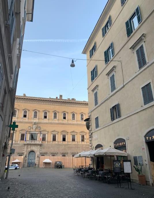 Casa Cristina In Piazza Farnese Apartman Róma Kültér fotó