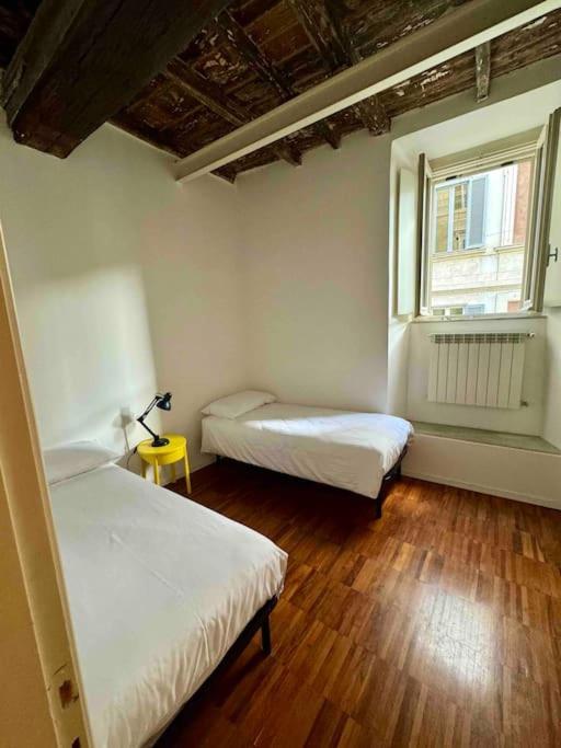 Casa Cristina In Piazza Farnese Apartman Róma Kültér fotó